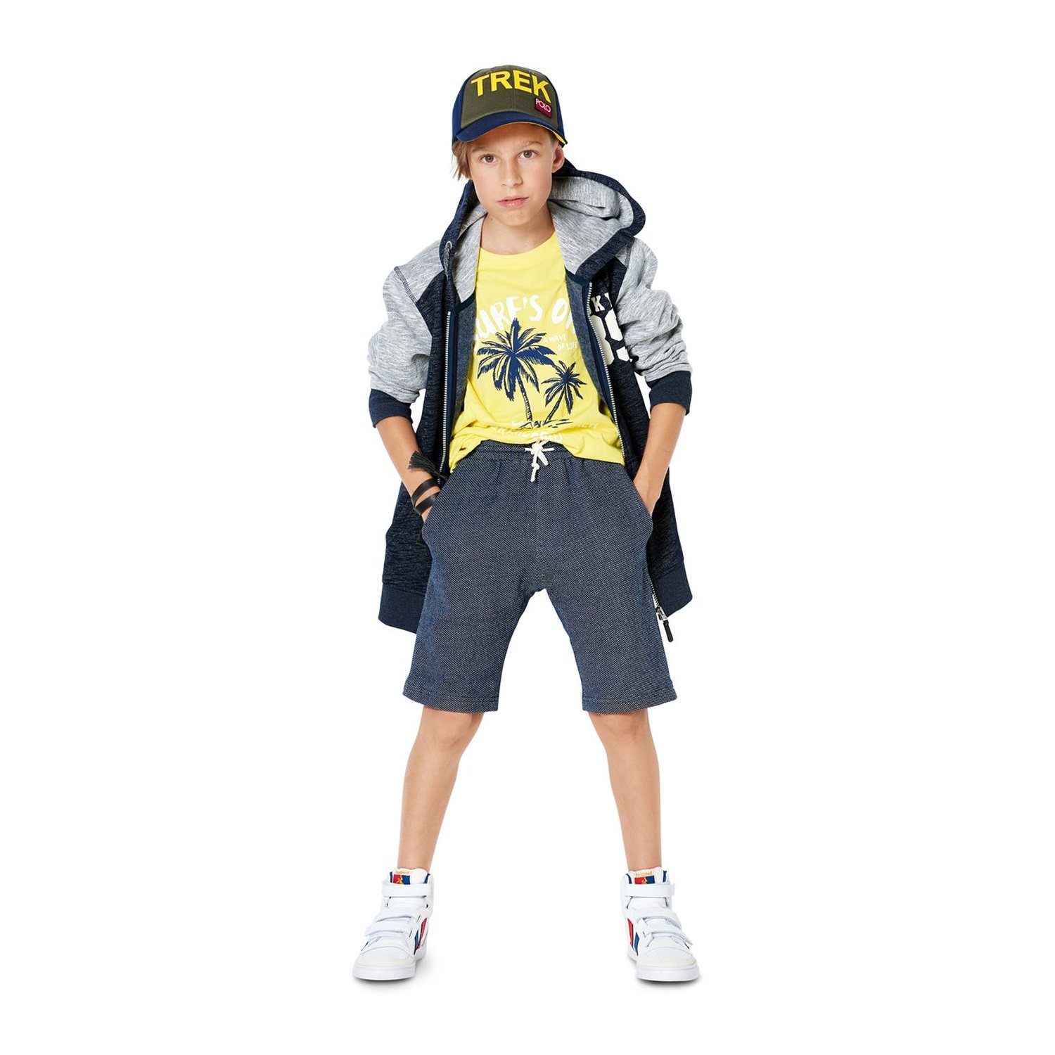 burda style Schnittmuster 9324: Bermudashorts aus Jersey, Modellfoto 2