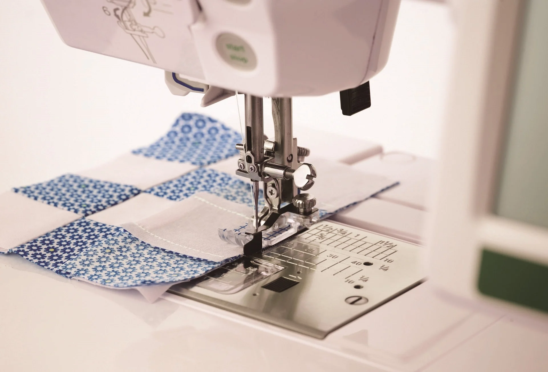 Elna Klarsicht-Quiltfußset mit Führung, Ansicht 2