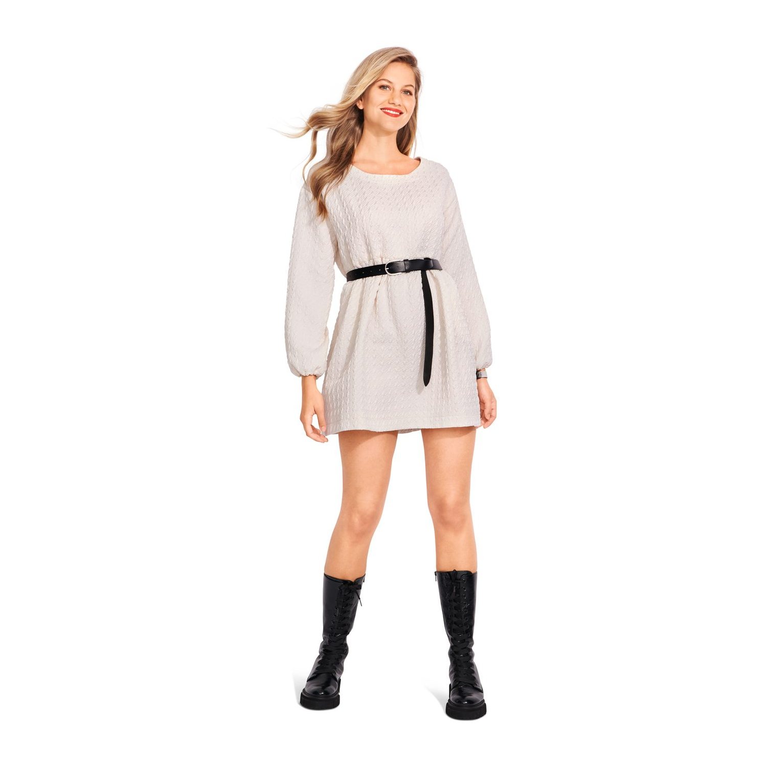 burda style Schnittmuster 6055: Hängerkleid mit eingereihtem Rock, Modellfoto 2