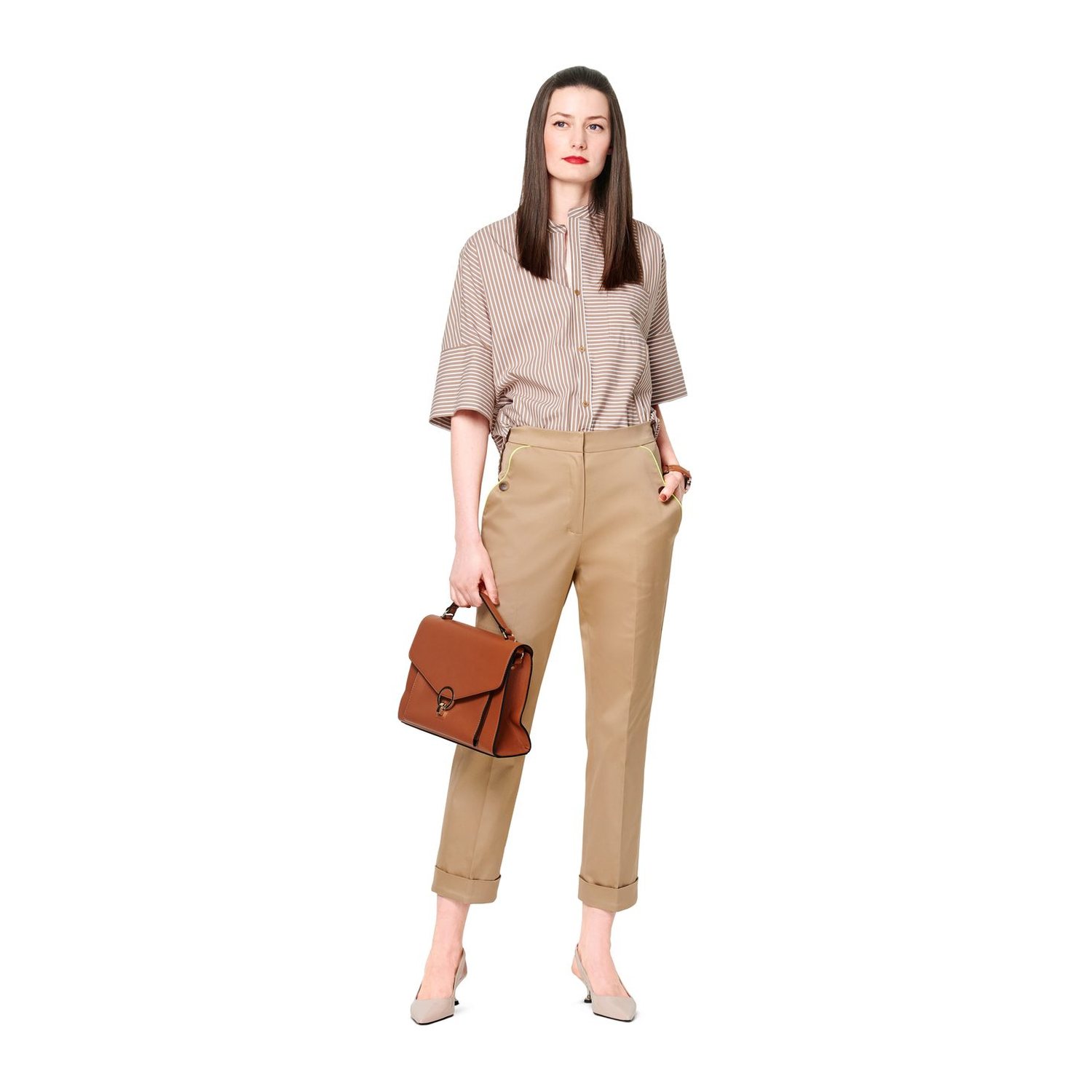burda style Schnittmuster 6101: Stoffhose mit Bügelfalte, Modellfoto 2