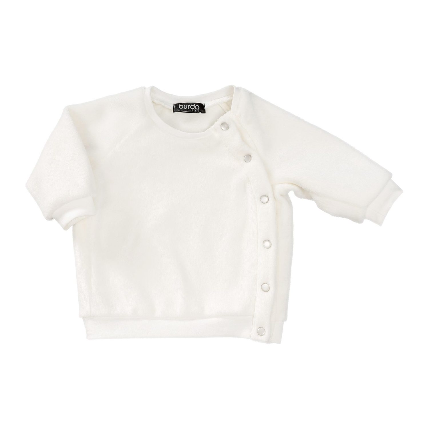 burda style Schnittmuster 9315: Babyjäckchen mit Hose und Mütze, Modellfoto 3