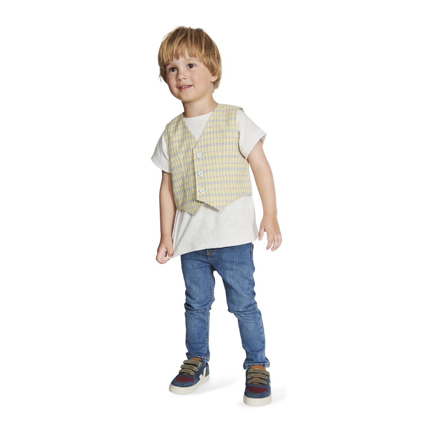 burda style Schnittmuster 9248: Kinderhemd und gefütterte Weste, Modellfoto 3