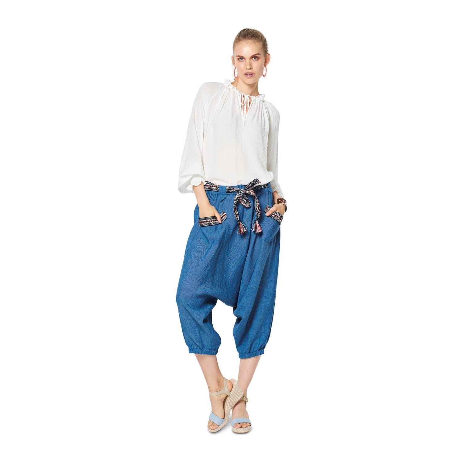 burda style Schnittmuster 6316: Sarouelhose mit Gummizug, Modellfoto 2