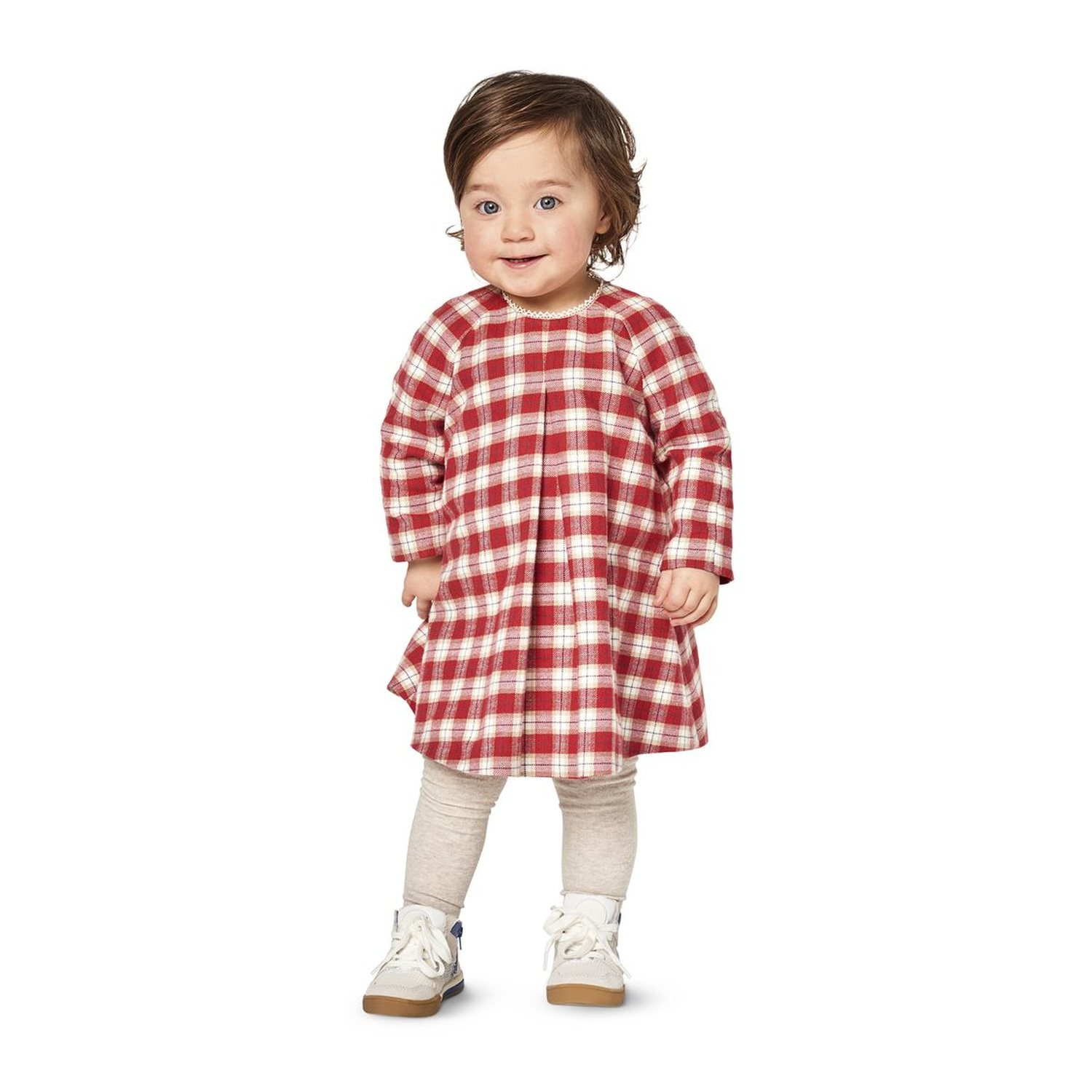 burda style Schnittmuster 9348: Babykleid, Shirt und Hose, Modellfoto 1