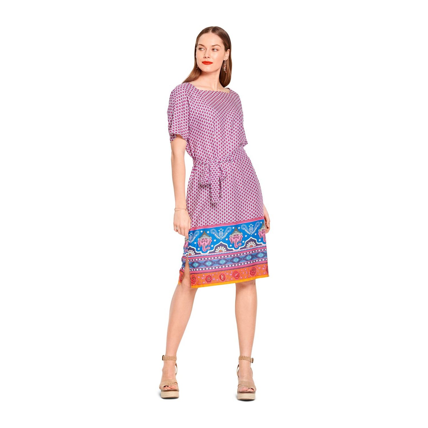 burda style Schnittmuster 6117: Top und Kleid mit Carréeausschnitt, Modellfoto 2