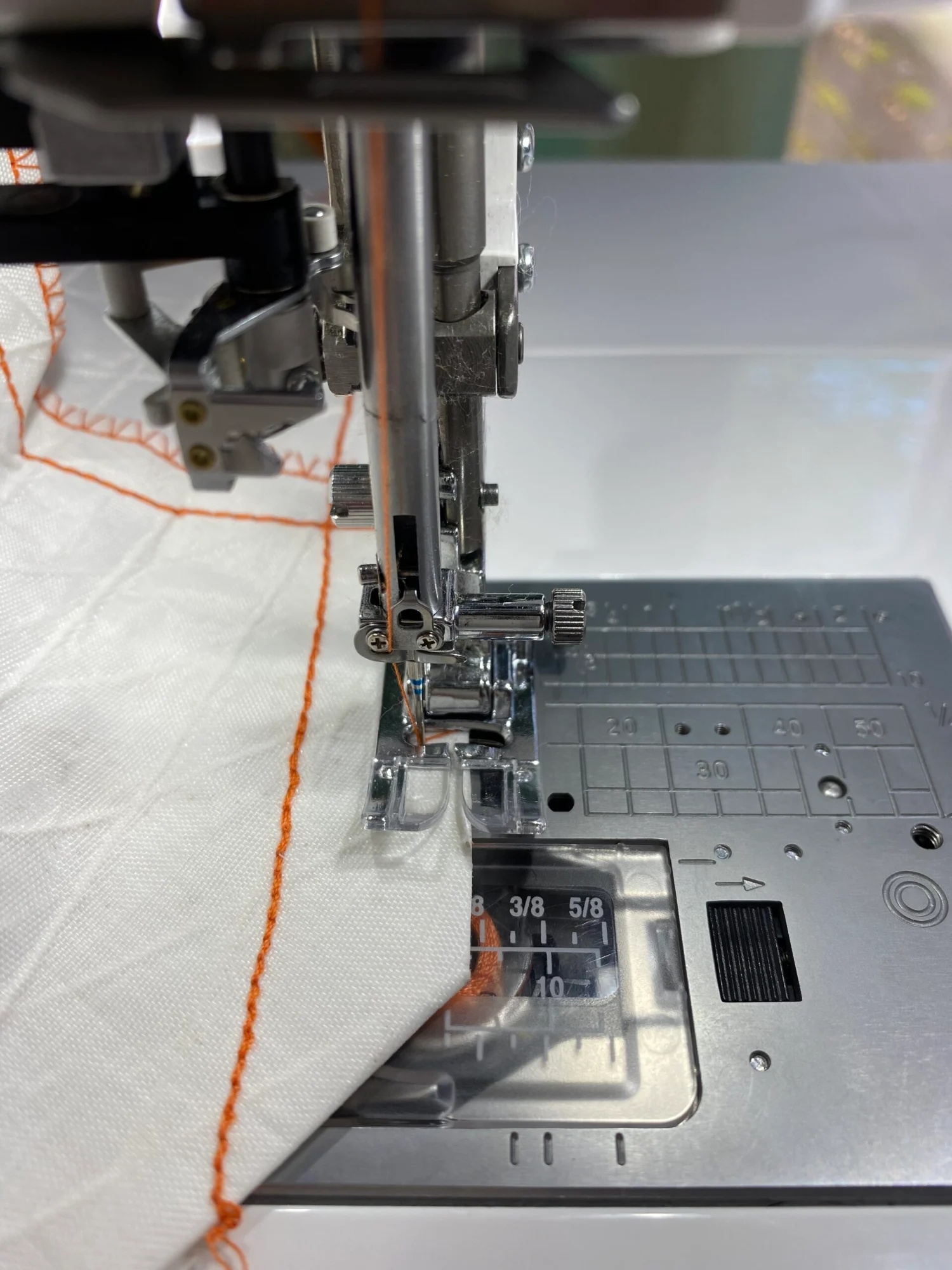 Janome Zick-Zack-Fuß (mittig offen) AcuFeed-Flex-System 9 mm AcuFeed-Flex-System 9 mm, Ansicht 2
