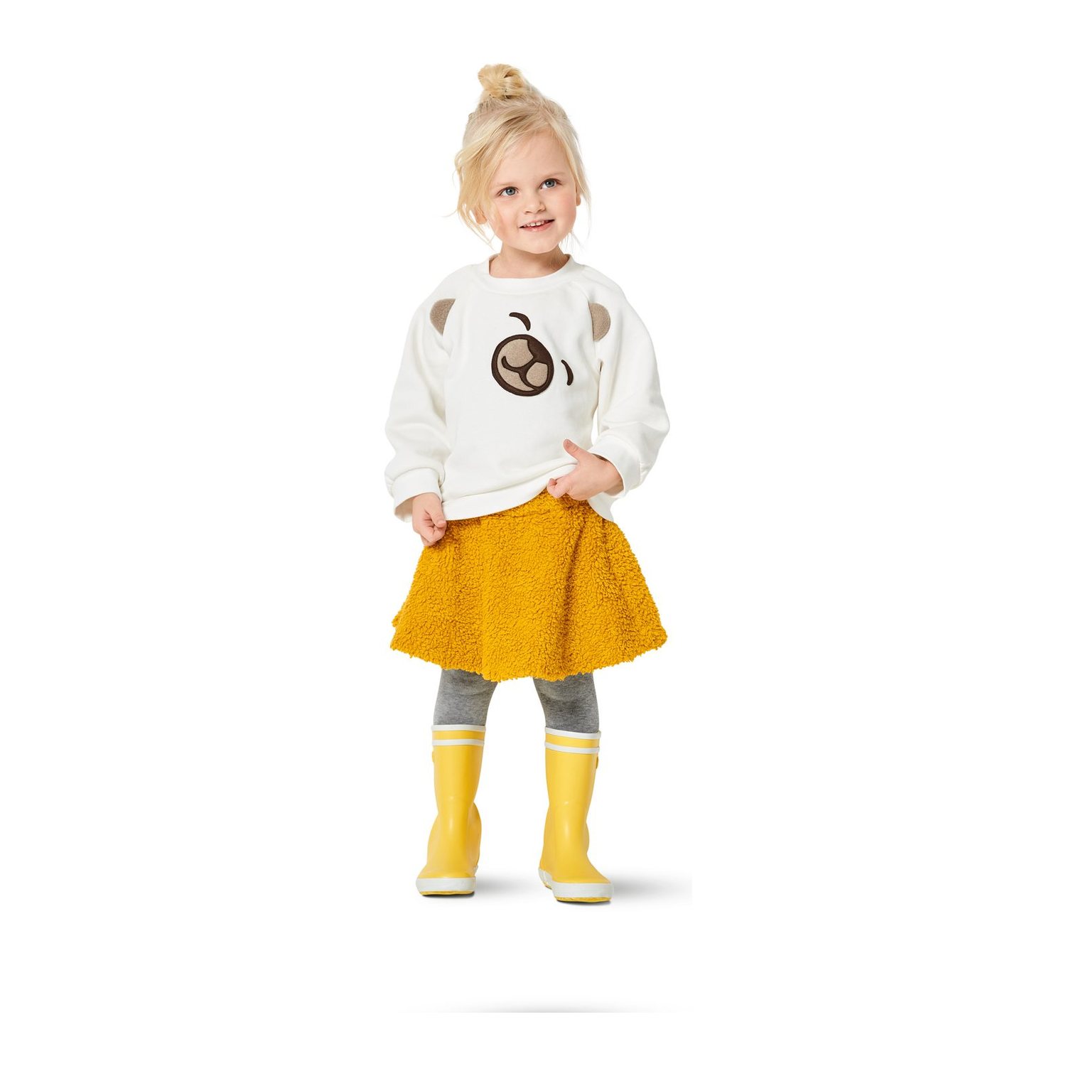 burda style Schnittmuster 9308: Sweatshirts und Hoodie, Modellfoto 2