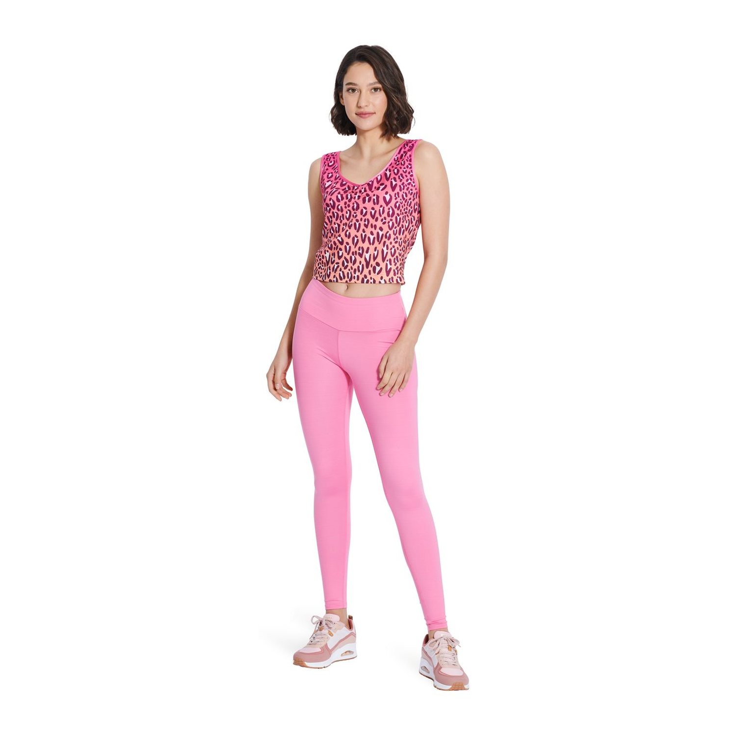 burda style Schnittmuster 5852: Sporttop mit Raffung, Modellfoto 3