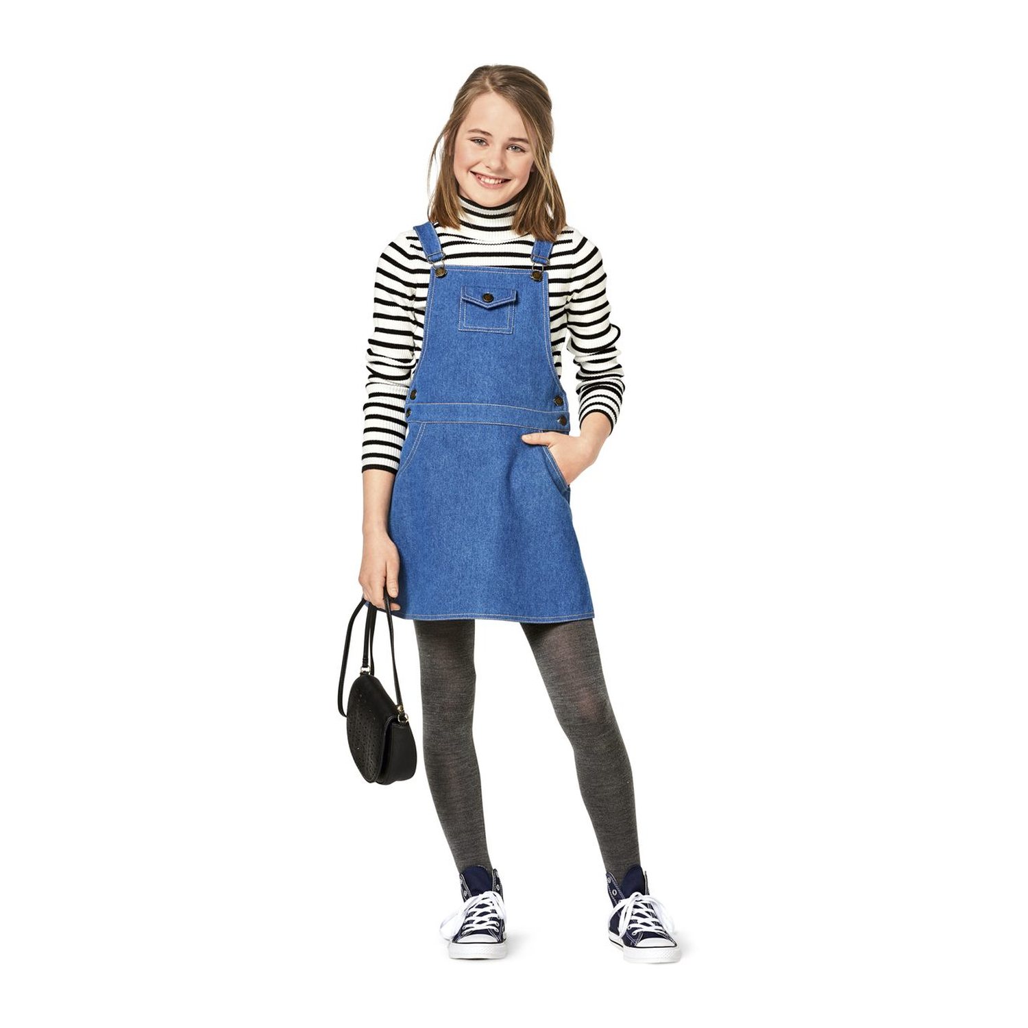 burda style Schnittmuster 9356: Ausgestellter Rock und Latzrock, Modellfoto 3