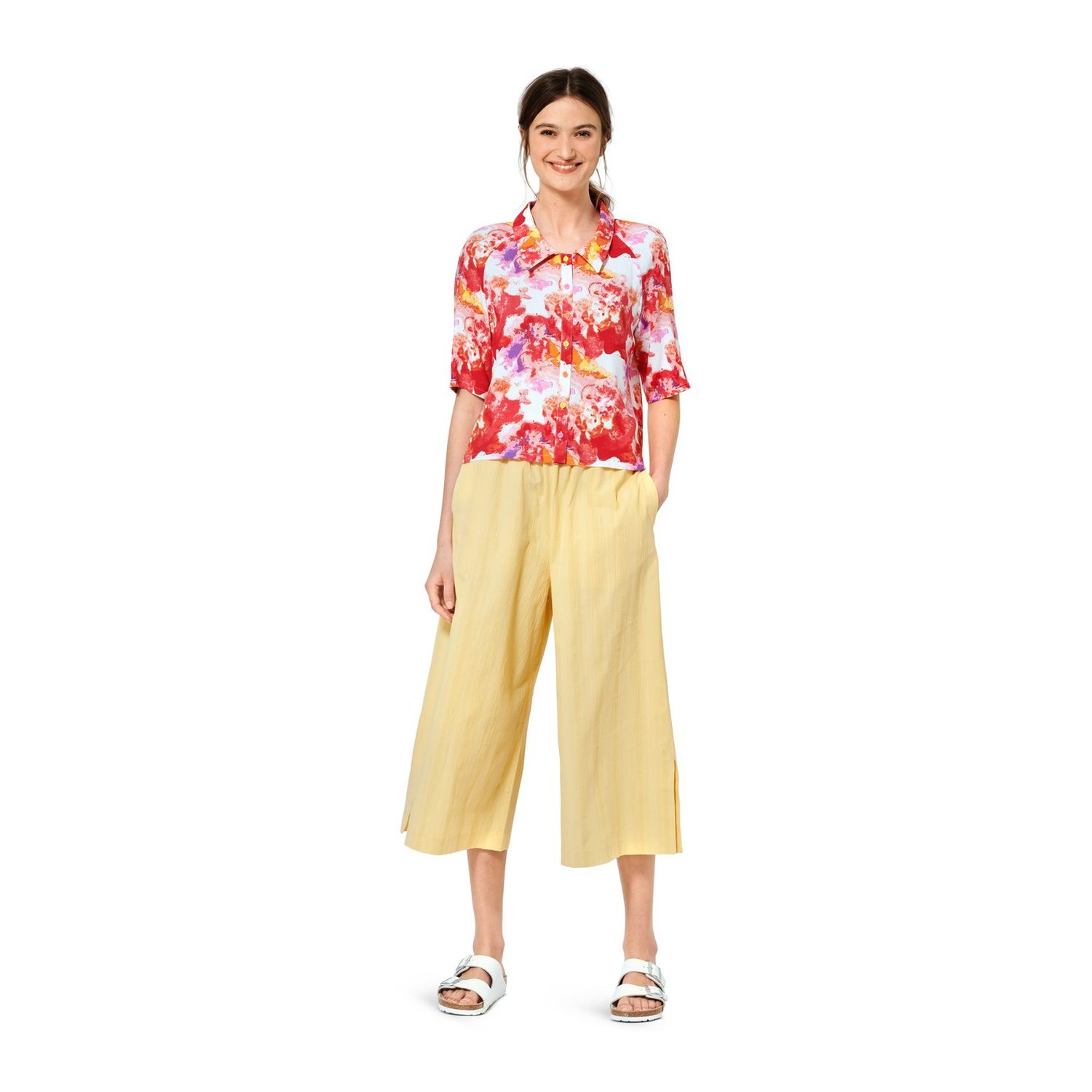 burda style Schnittmuster 5997: Bluse mit Raglanärmeln und Kragen, Modellfoto 3