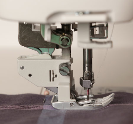 Janome Obertransport-Fuß Dual Feed mit Halter und Nähsohle breit (AD) (auch Elna), Ansicht 2