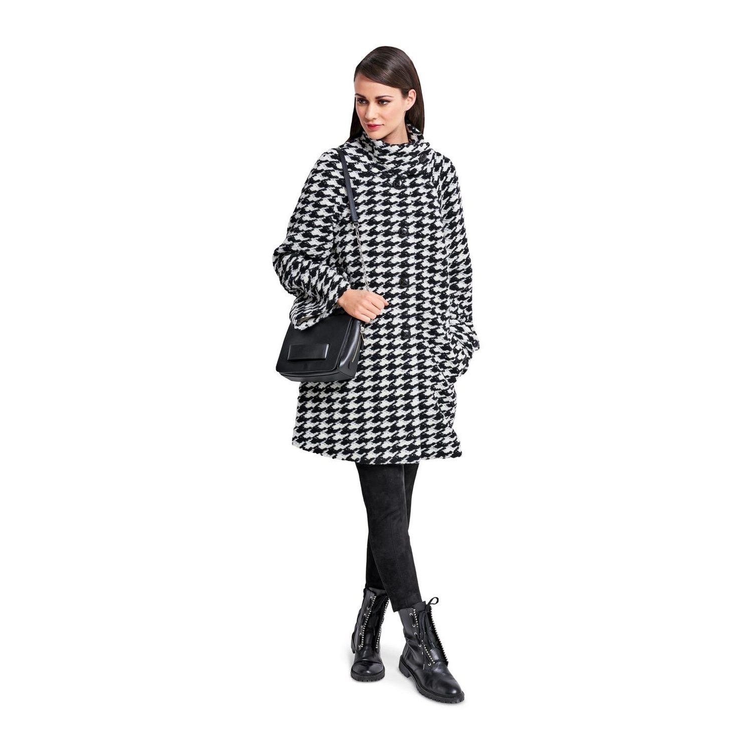 burda style Schnittmuster 6372: Kurzmantel und Jacke mit Raglanärmeln, Modellfoto 1