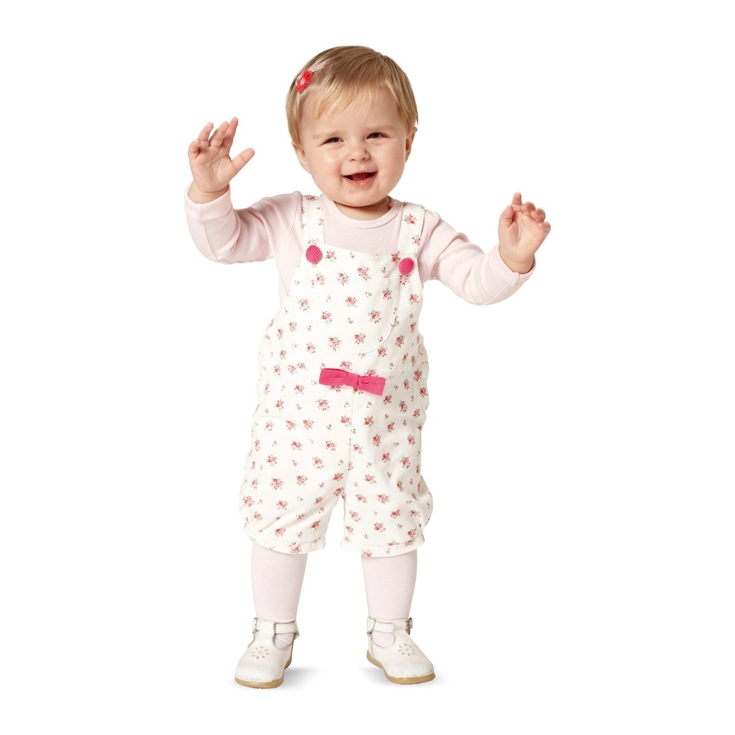 burda style Schnittmuster 9424: Latzhose und Latzrock, Modellfoto 3