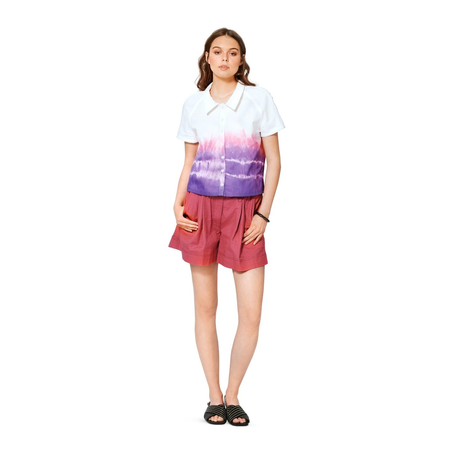 burda style Schnittmuster 5997: Bluse mit Raglanärmeln und Kragen, Modellfoto 2
