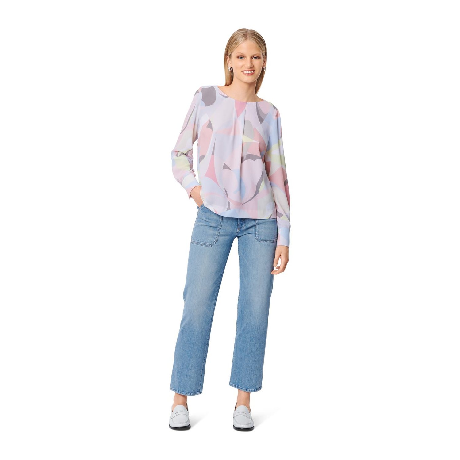 burda style Schnittmuster 6077: Kleid und Bluse mit Manschetten, Modellfoto 3