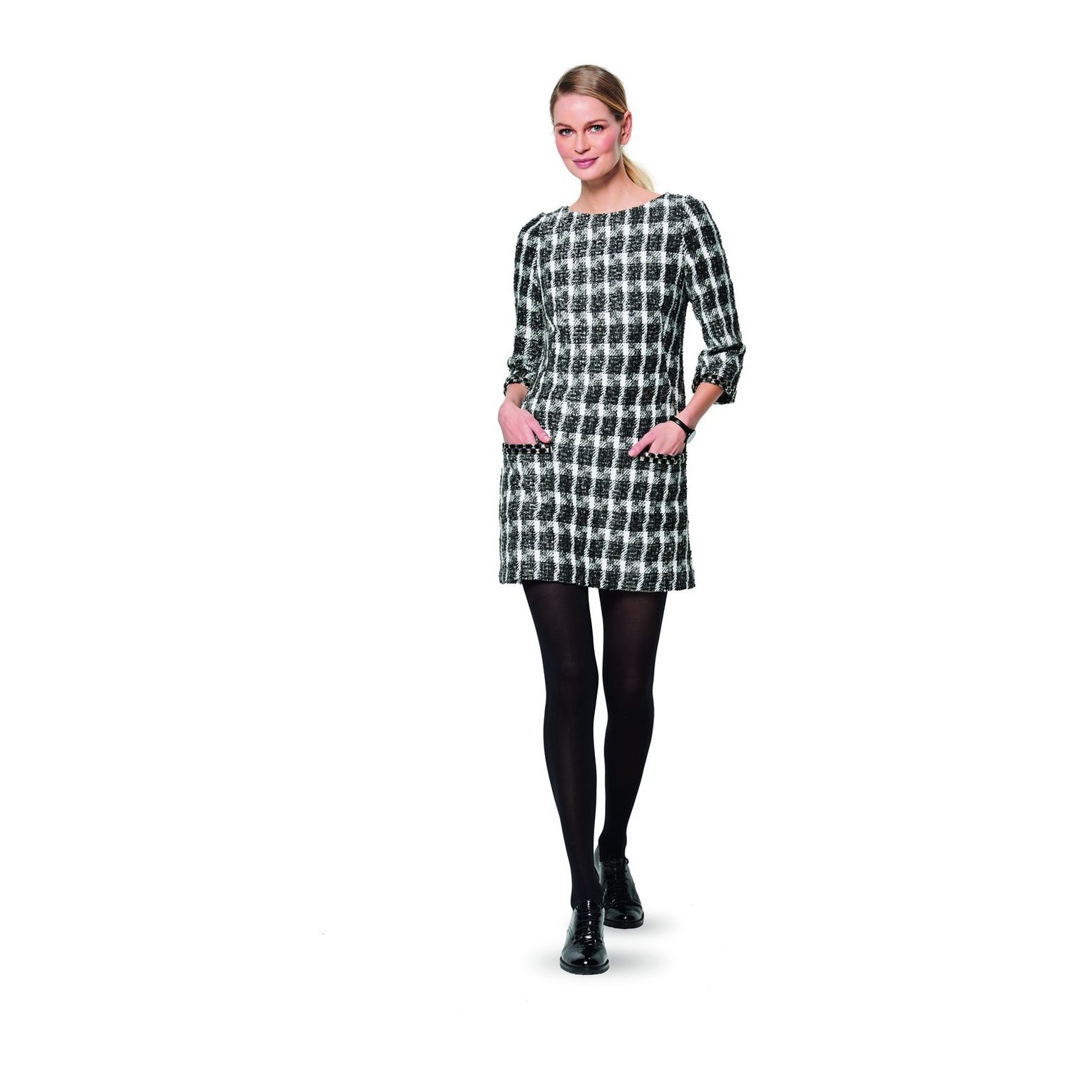 burda style Schnittmuster 6149: Kleid mit halsfernem Ausschnitt, Modellfoto 2