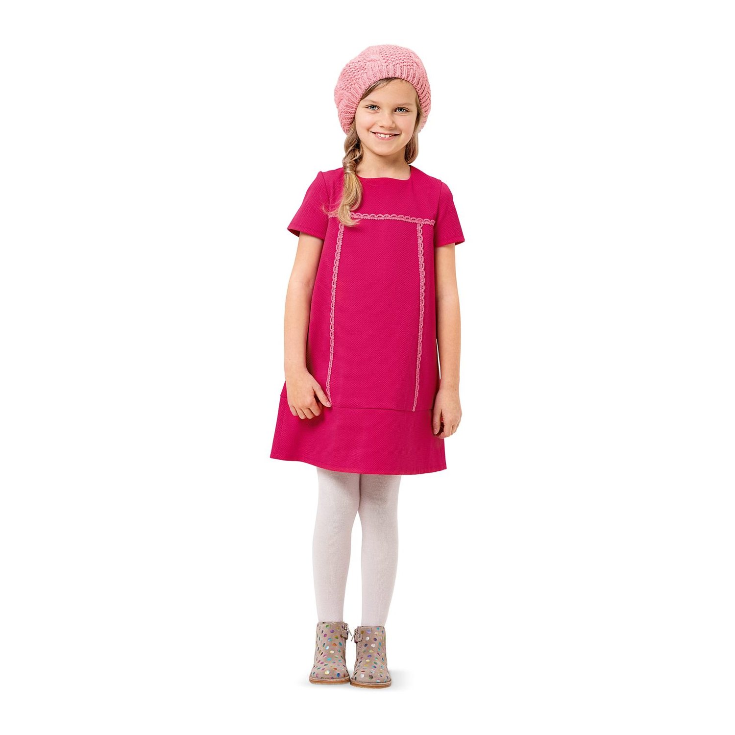 burda style Schnittmuster 9380: Einfaches Mädchenkleid, Modellfoto 2