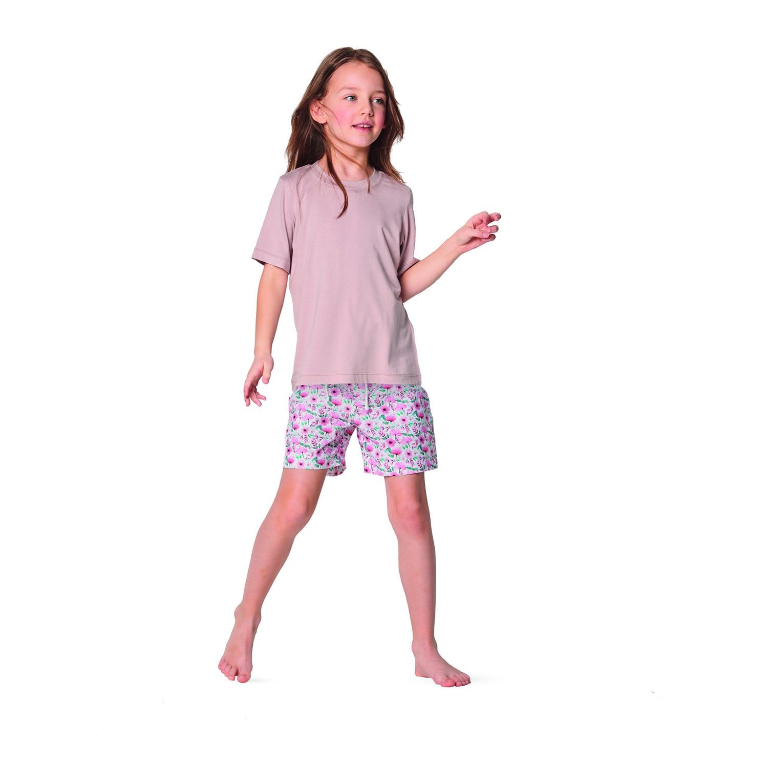 burda style Schnittmuster 9288: Shirt, Hose und Shorts, Modellfoto 1