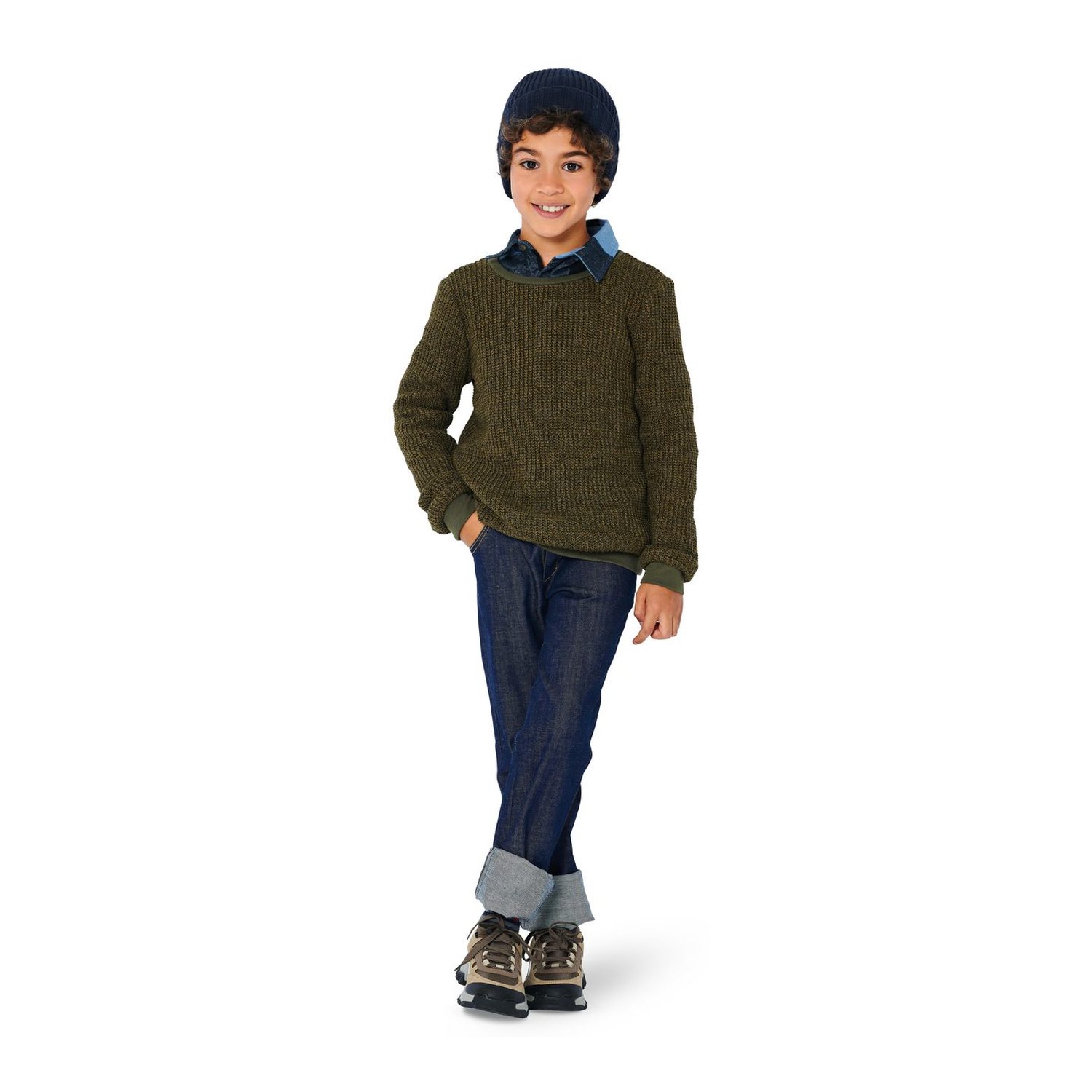 burda style Schnittmuster 9251: Pulli und Five-Pocket-Hose, Modellfoto 2