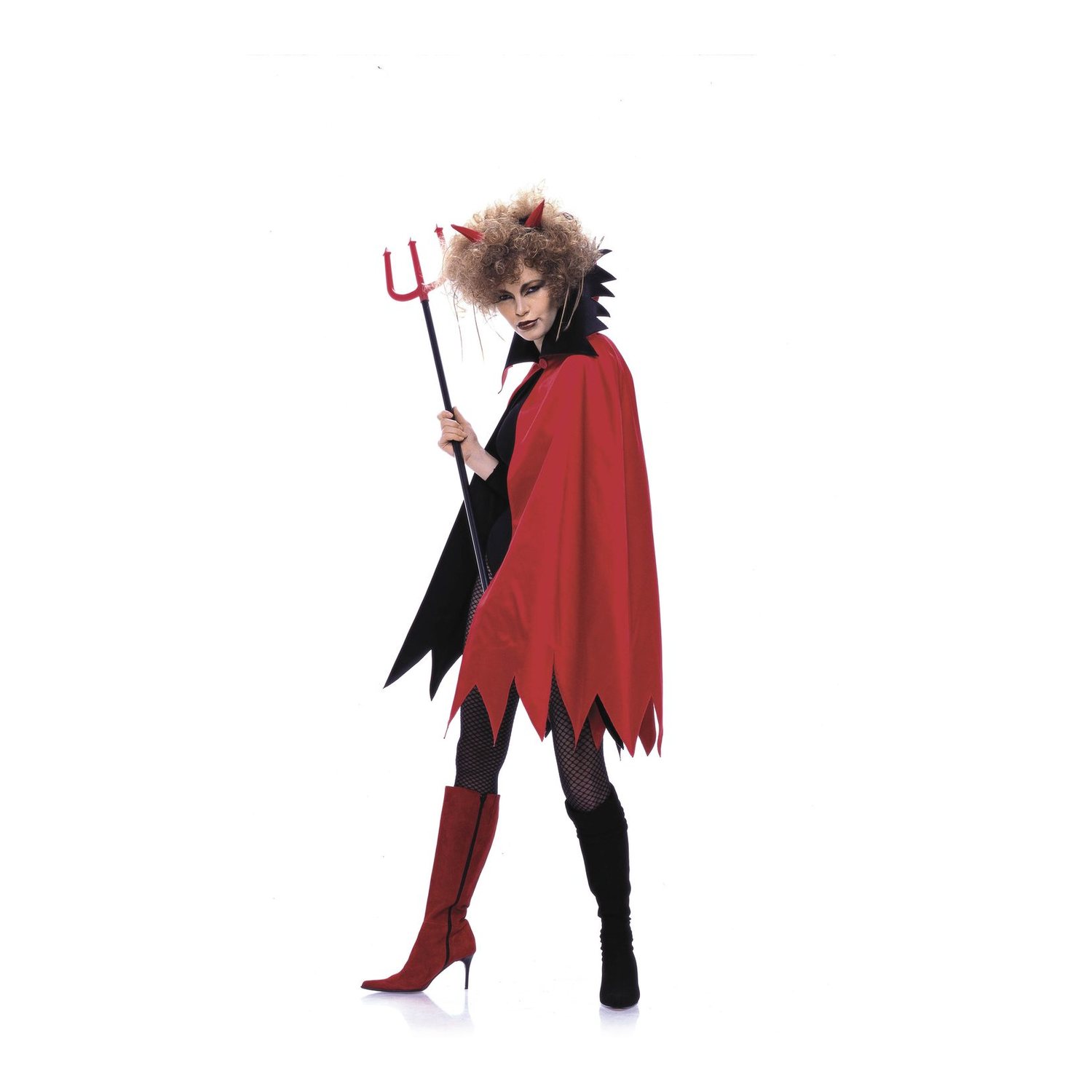 burda style Schnittmuster 2435: Capes für Dracula und Teufelin, Modellfoto 2