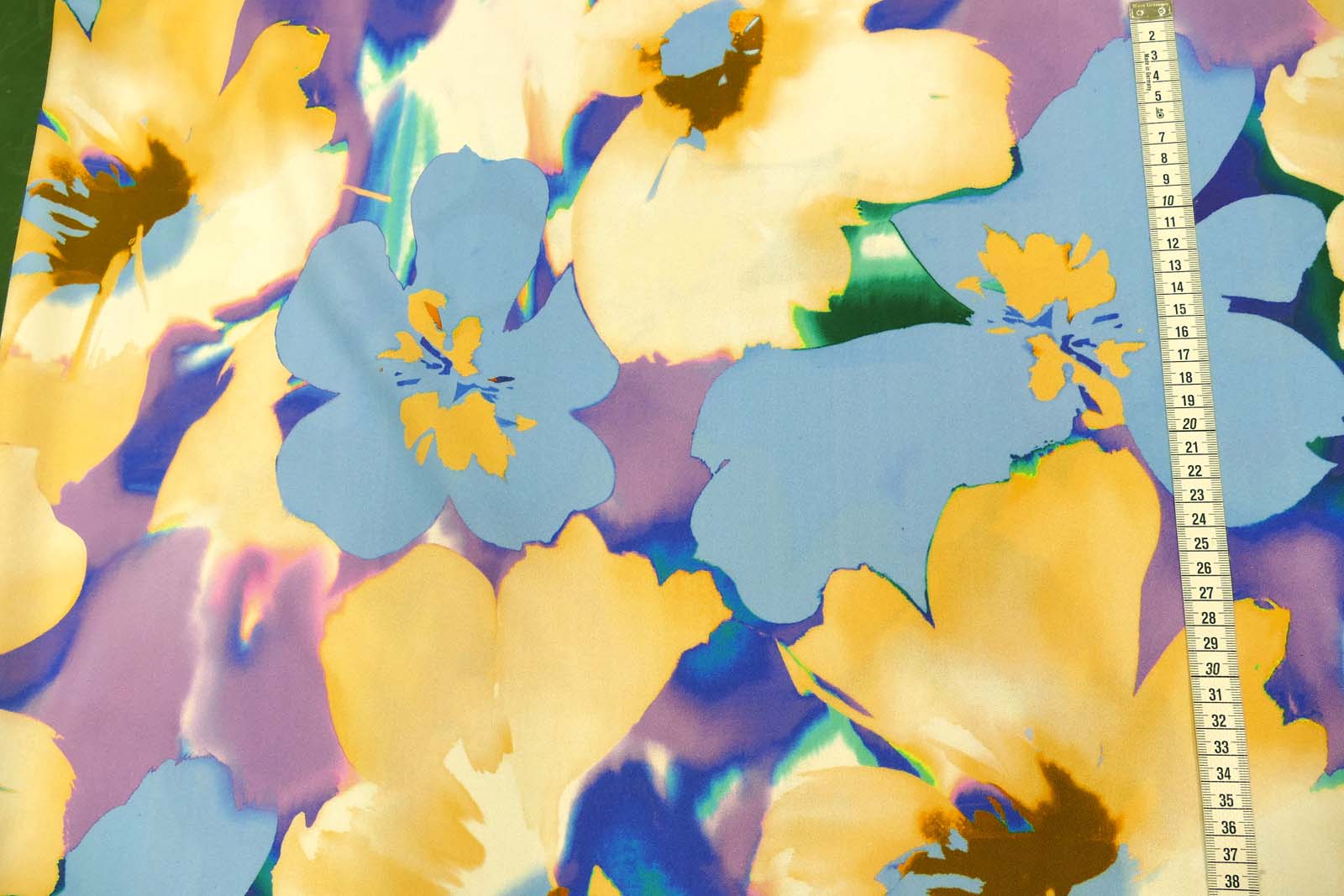 Viskose Crepe blau beige  Blumen