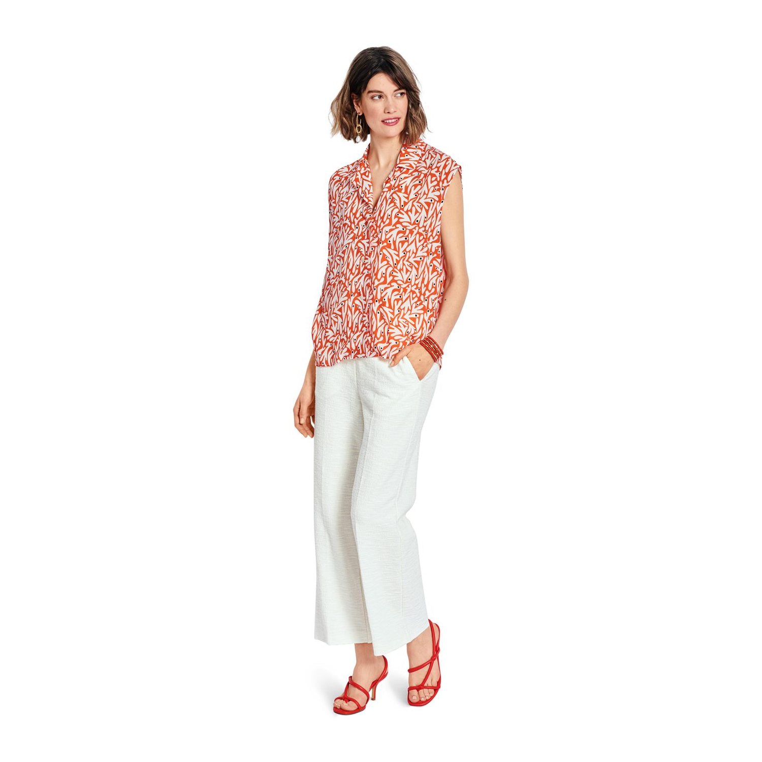 burda style Schnittmuster 5734: Weste und Bluse mit Reverskragen, Modellfoto 3