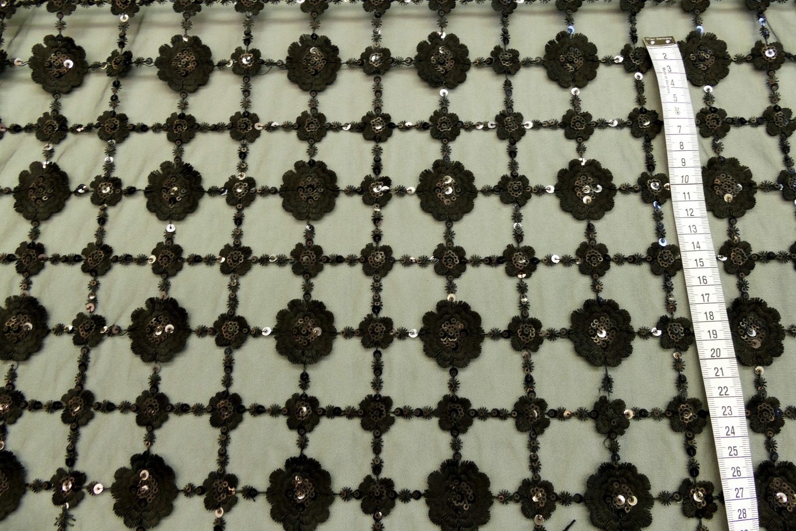 3D Spitze schwarz mit Pailletten