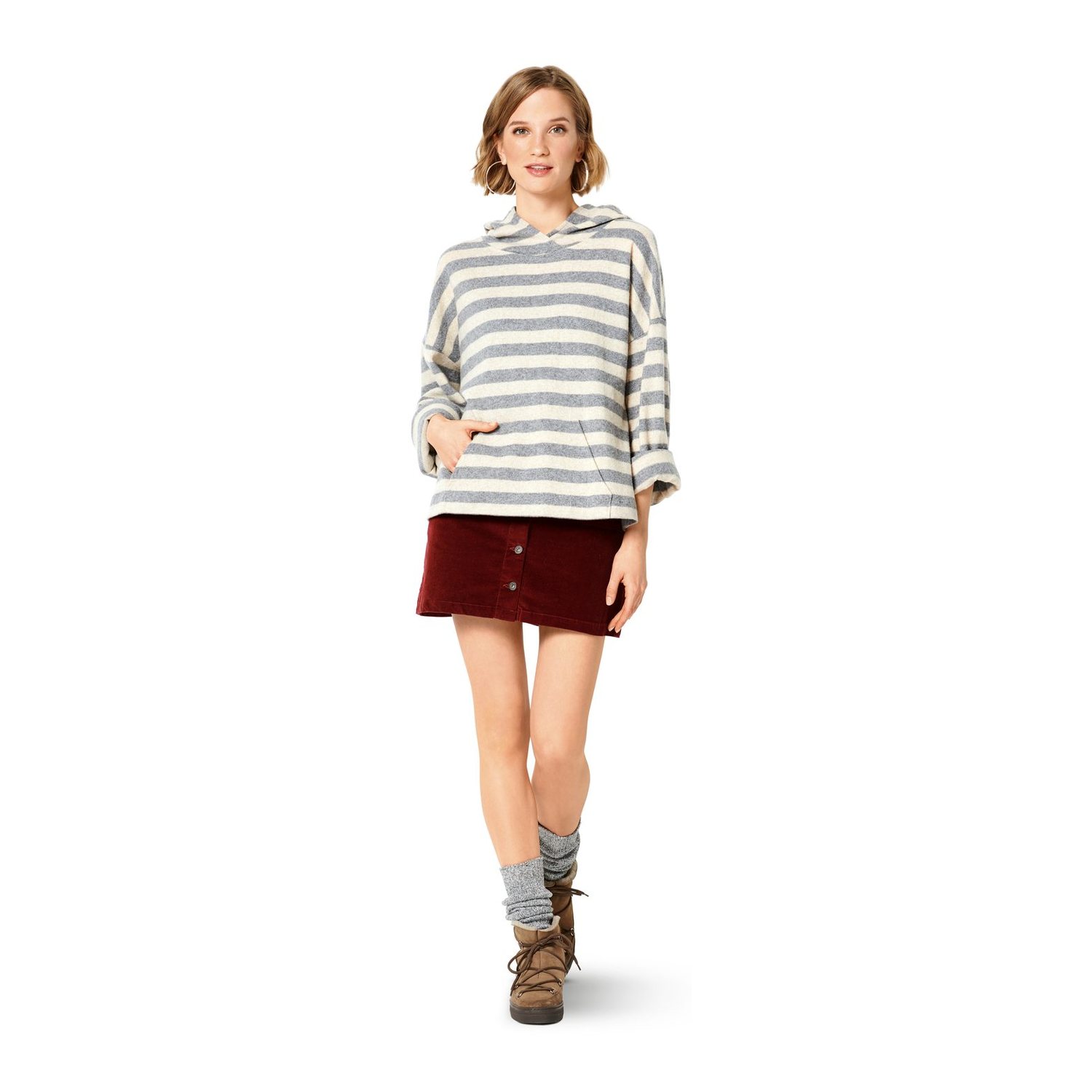 burda style Schnittmuster 6296: Sweatshirt und Hoodie, Modellfoto 3