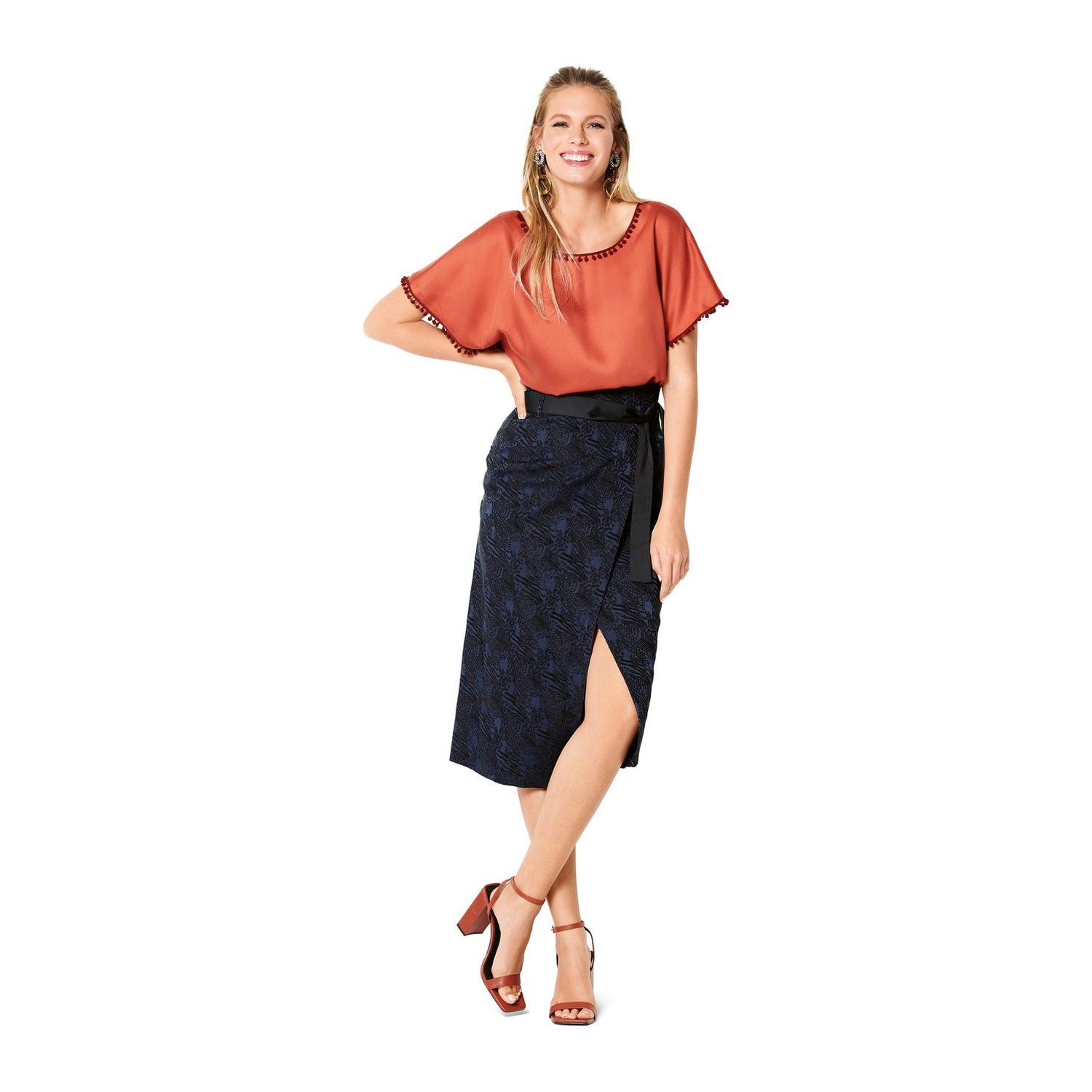 burda style Schnittmuster 6204: T-Shirt mit Fledermausärmeln, Modellfoto 1