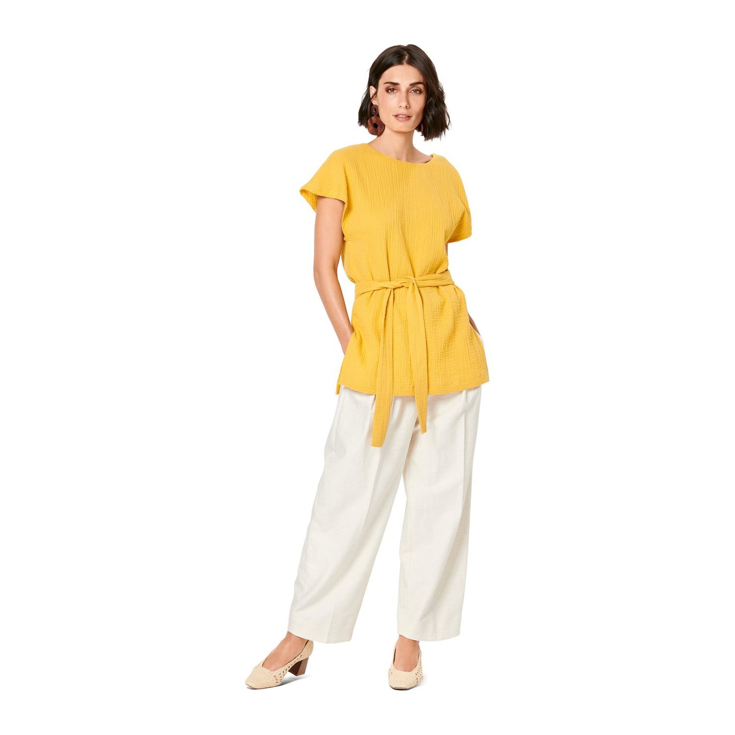 burda style Schnittmuster 6204: T-Shirt mit Fledermausärmeln, Modellfoto 3