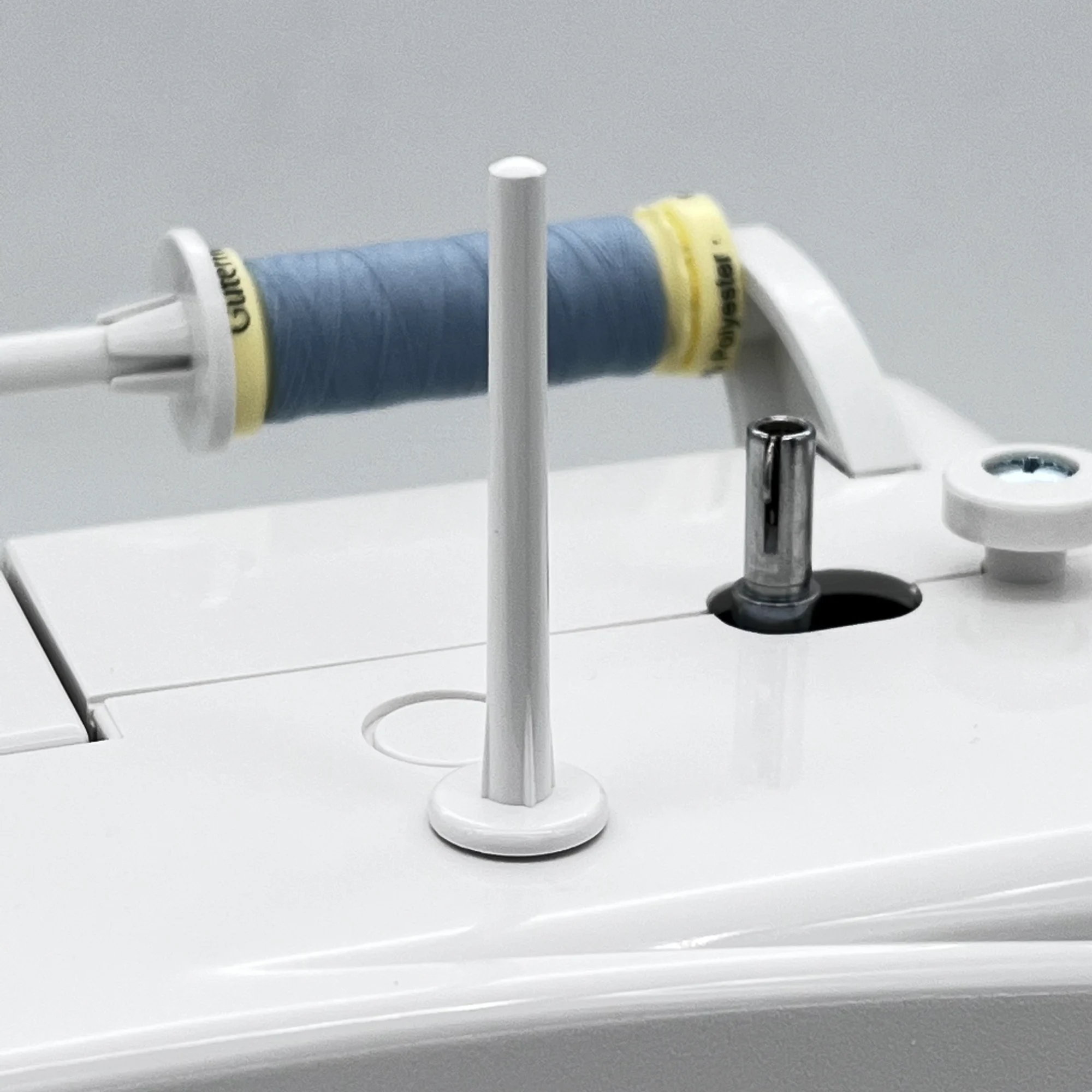Elna Zusätzlicher Garnrollenhalter/Additional spool pin