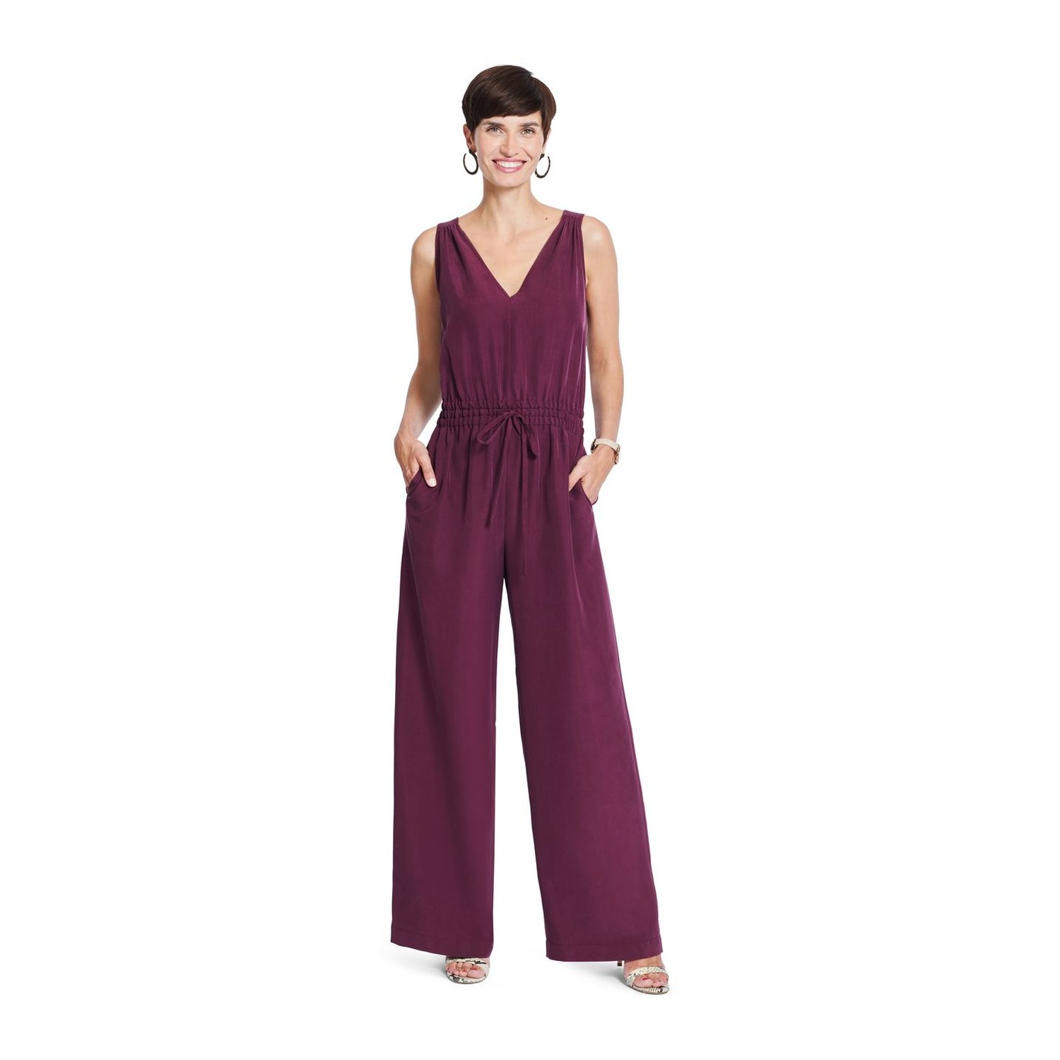 burda style Schnittmuster 5817: Overall und Seidenjumpsuit, Modellfoto 3