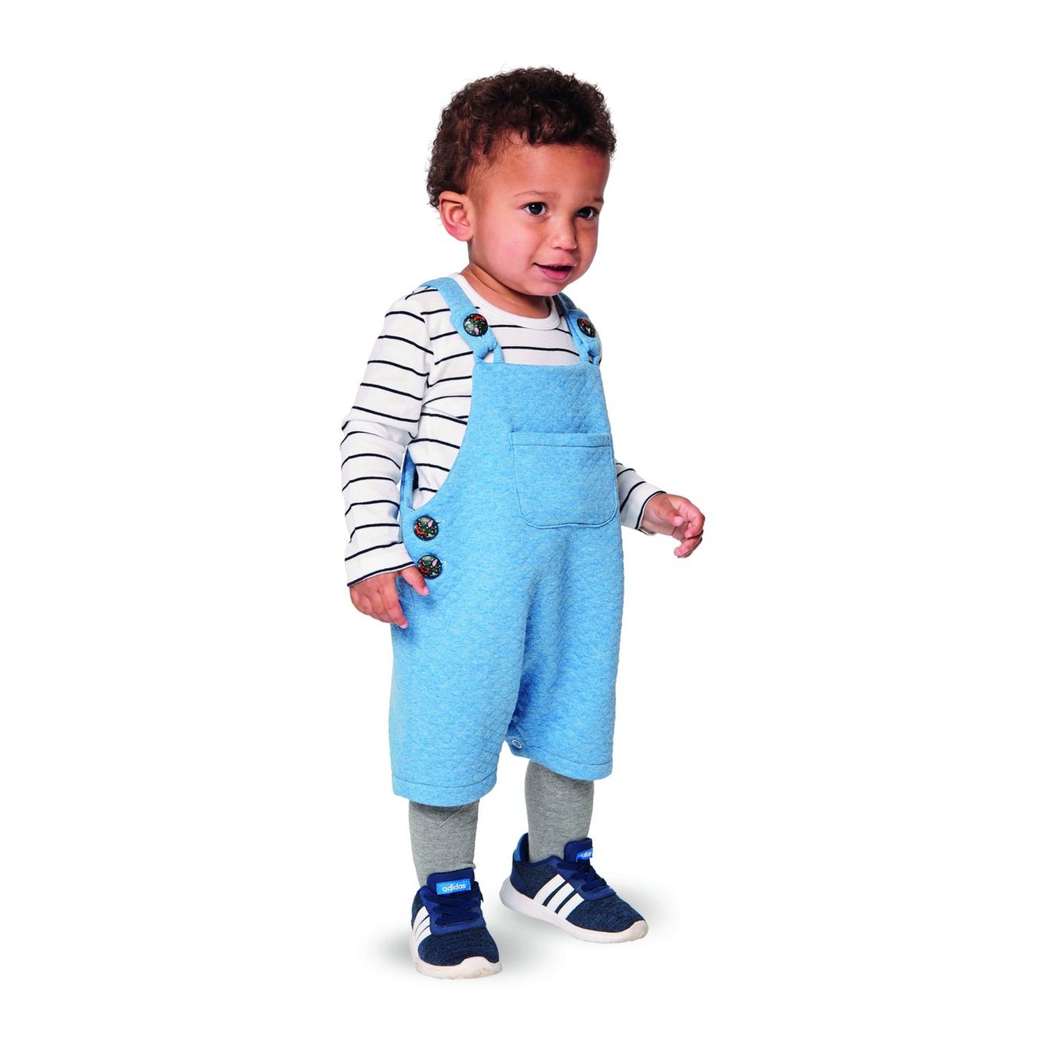 burda style Schnittmuster 9295: Latzhose mit Knopfträgern, Modellfoto 2