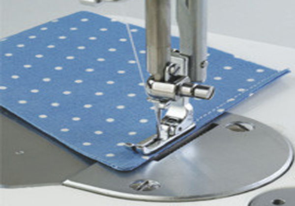 Janome Geradstichfuß mit Stichplatte (feine Stoffe)