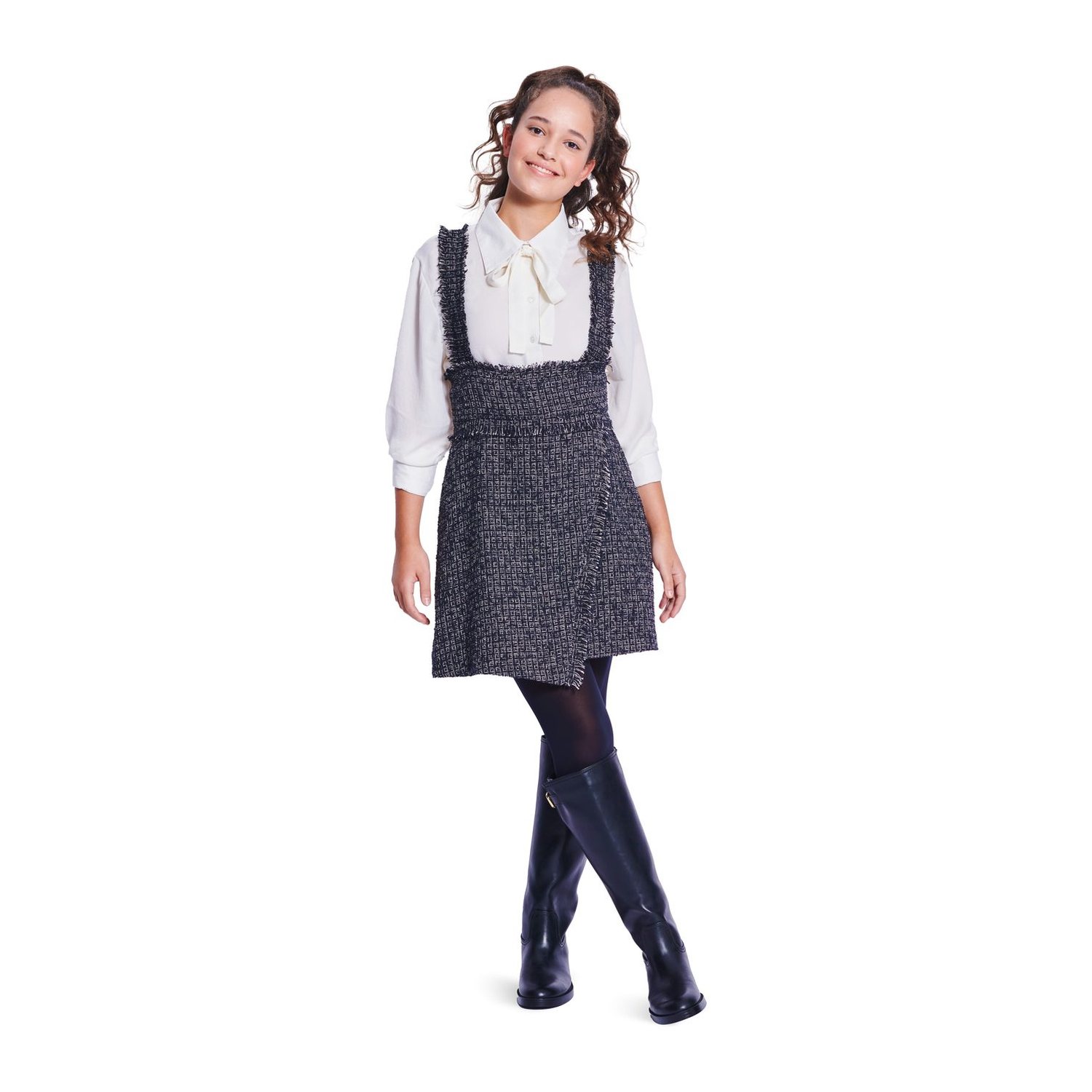 burda style Schnittmuster 9198: Kleid und Rock aus Bouclé, Modellfoto 3