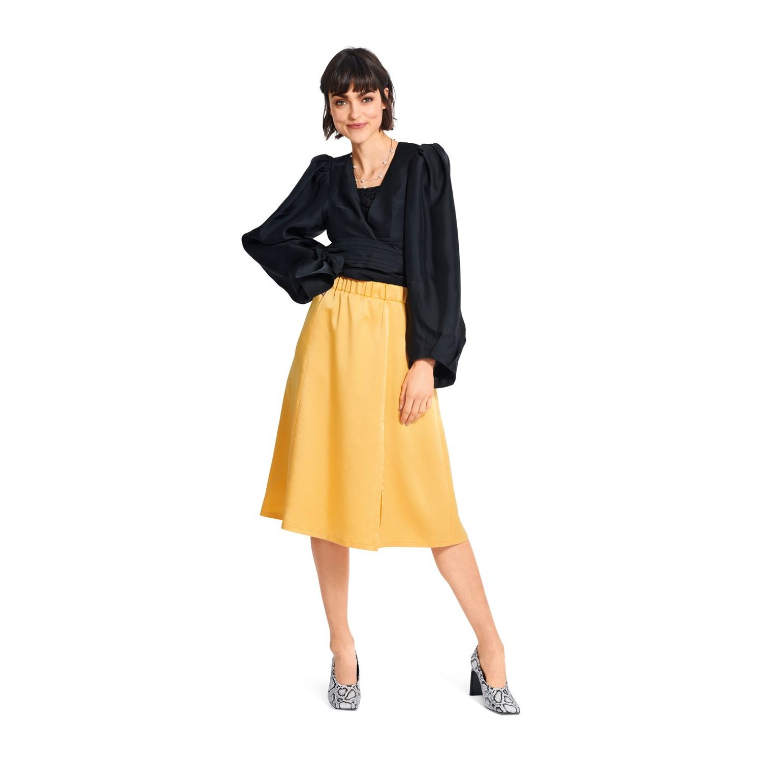 burda style Schnittmuster 6027: Bahnenrock mit Gummizug, Modellfoto 3