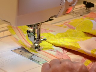 Janome Verdeckter Reißverschlussfuß (schmal) für 230DC, 360DC, DC6030 u. a., Ansicht 3